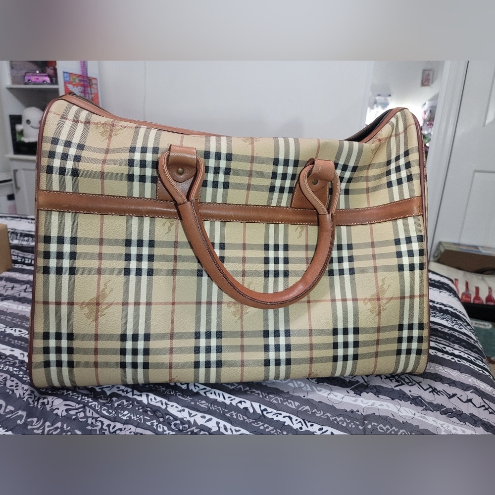 Burberry Cream and Brown Travel Bag with Iconic Design - Picture 10 of 16